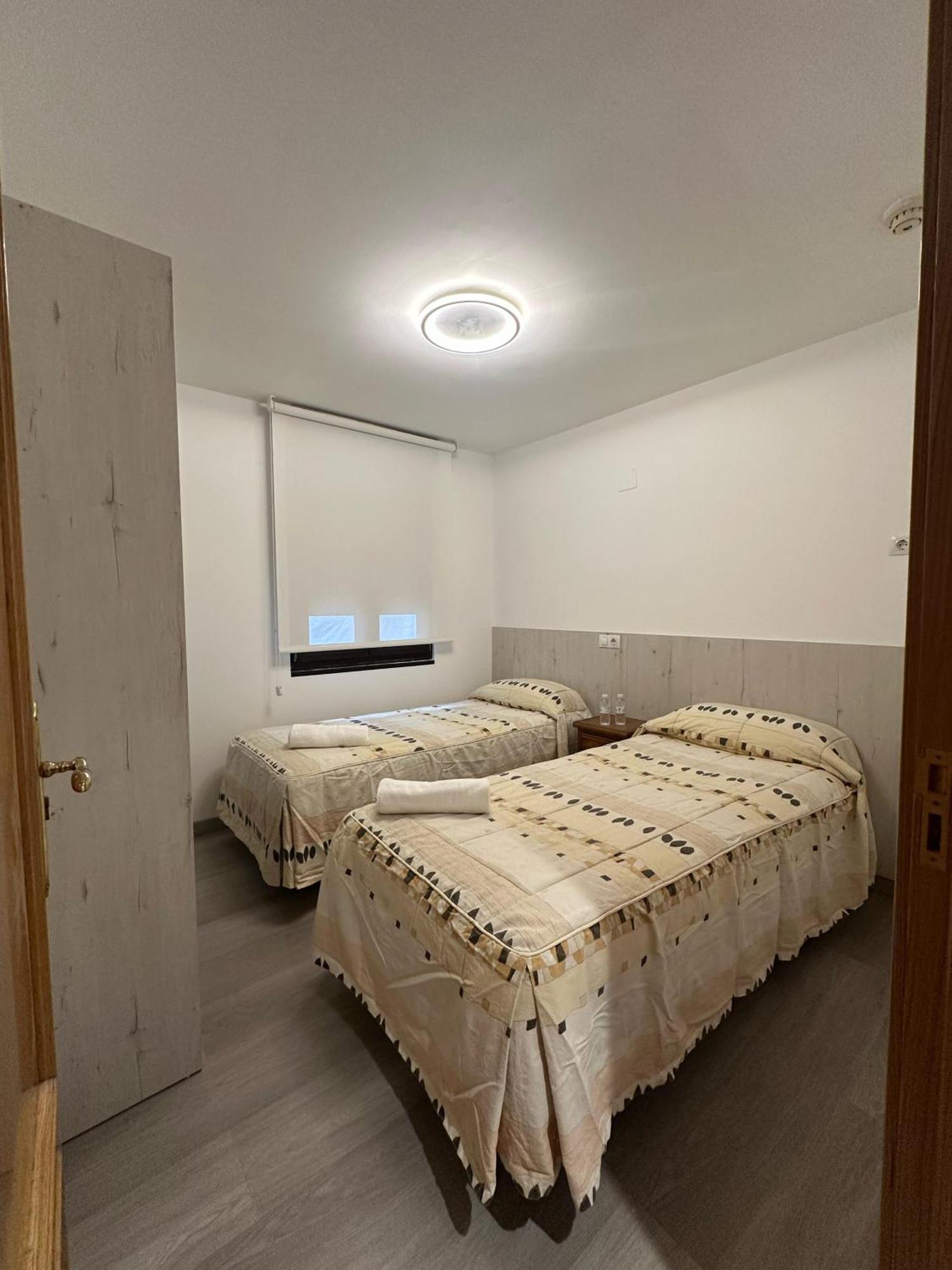 Hostal Restaurante Boccalino เลออน ภายนอก รูปภาพ